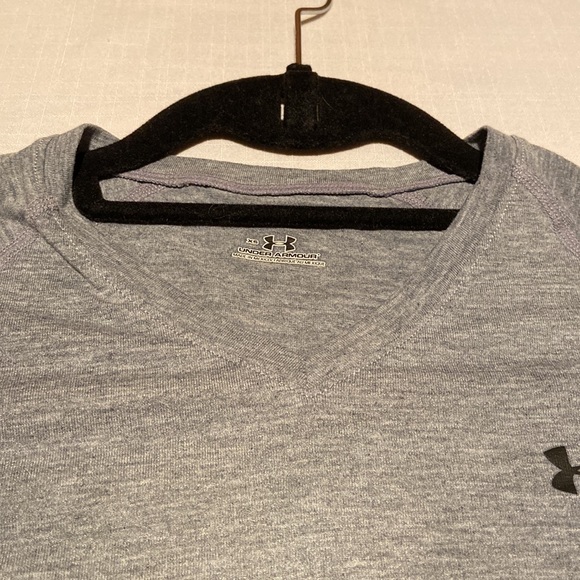 Under Armour Top - Picture 2 of 3